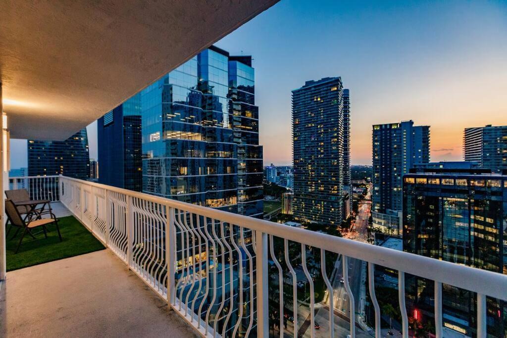 Upscale Brickell 3 Bedroom With Water Views And Free Parking Μαϊάμι Εξωτερικό φωτογραφία