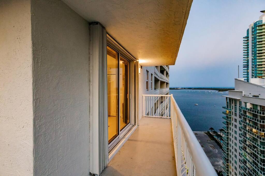 Upscale Brickell 3 Bedroom With Water Views And Free Parking Μαϊάμι Εξωτερικό φωτογραφία