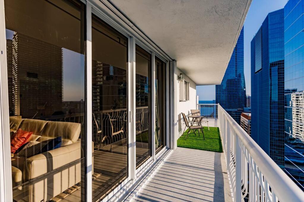 Upscale Brickell 3 Bedroom With Water Views And Free Parking Μαϊάμι Εξωτερικό φωτογραφία