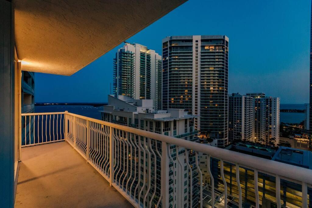 Upscale Brickell 3 Bedroom With Water Views And Free Parking Μαϊάμι Εξωτερικό φωτογραφία