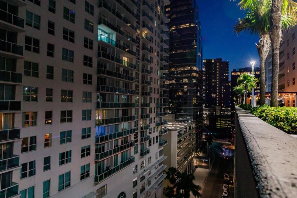 Upscale Brickell 3 Bedroom With Water Views And Free Parking Μαϊάμι Εξωτερικό φωτογραφία