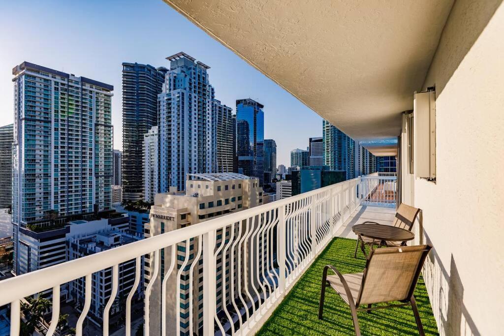 Upscale Brickell 3 Bedroom With Water Views And Free Parking Μαϊάμι Εξωτερικό φωτογραφία