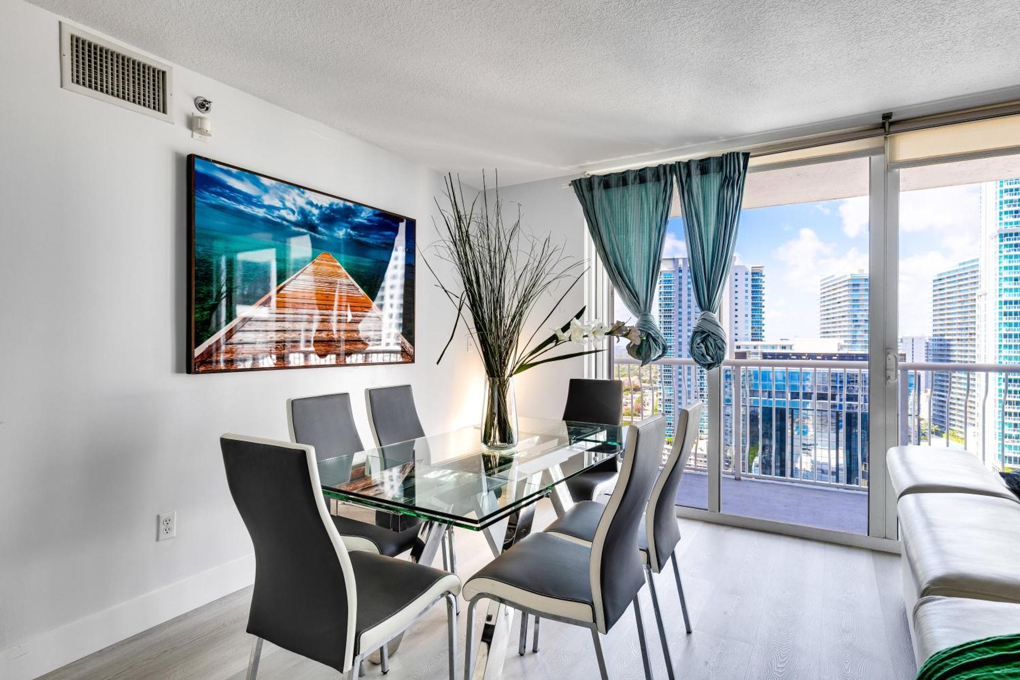 Upscale Brickell 3 Bedroom With Water Views And Free Parking Μαϊάμι Εξωτερικό φωτογραφία