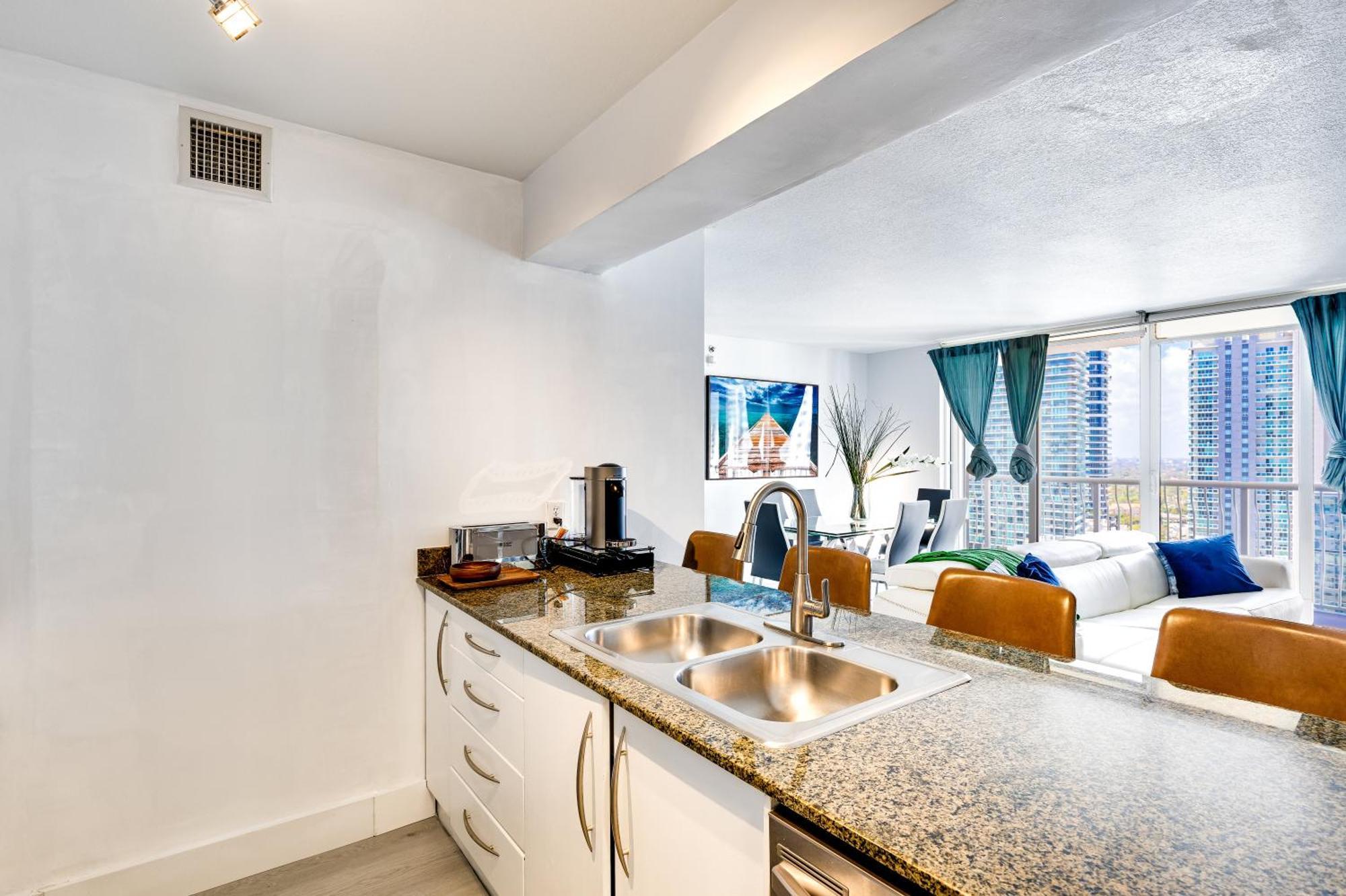 Upscale Brickell 3 Bedroom With Water Views And Free Parking Μαϊάμι Εξωτερικό φωτογραφία