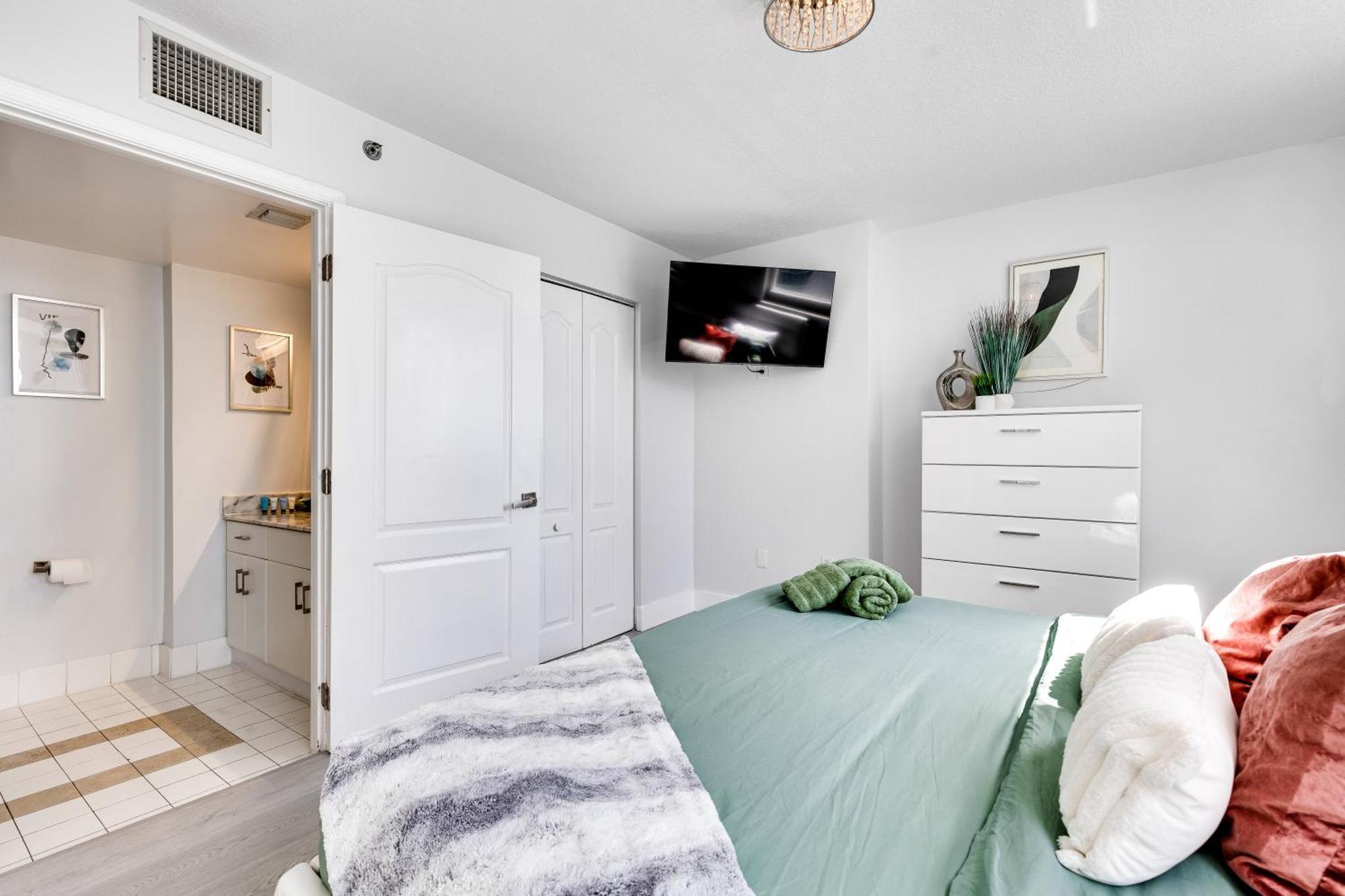 Upscale Brickell 3 Bedroom With Water Views And Free Parking Μαϊάμι Εξωτερικό φωτογραφία
